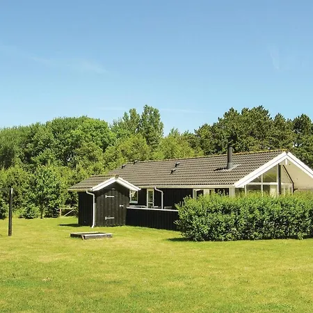 3 Bedroom Cozy In Humble Holiday home Nyby