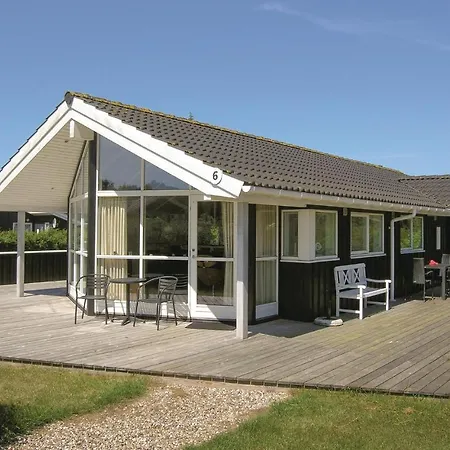3 Bedroom Cozy In Humble Holiday home *