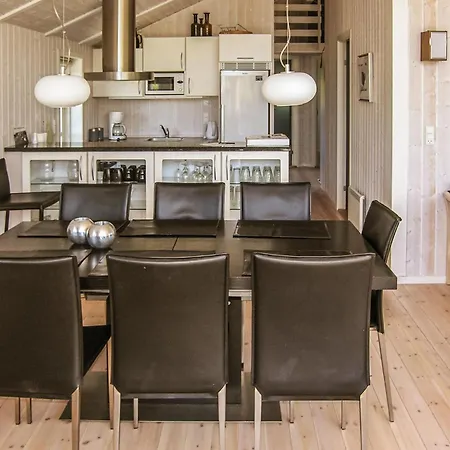 3 Bedroom Cozy In Humble Holiday home