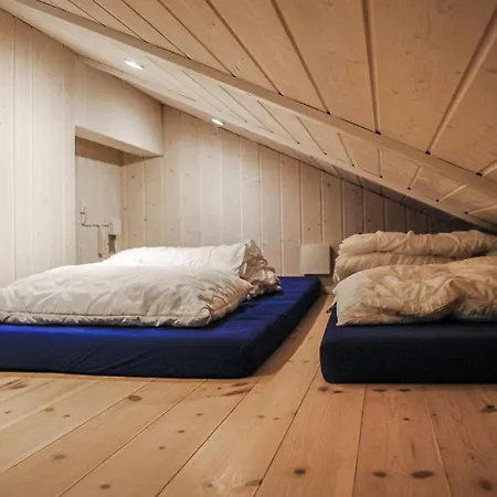 3 Bedroom Cozy In Humble Holiday home