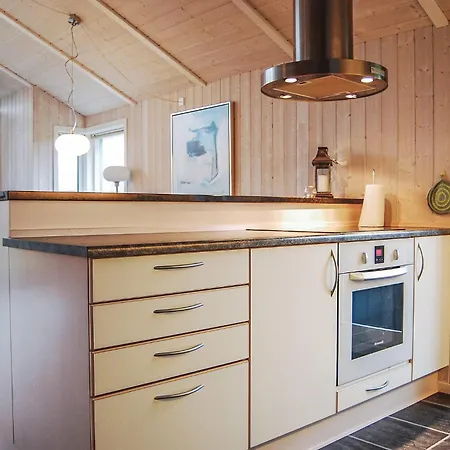 3 Bedroom Cozy In Humble Holiday home Nyby