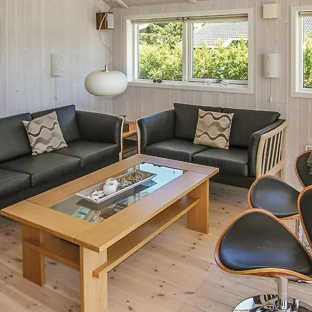 3 Bedroom Cozy In Humble Holiday home *